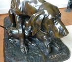 Imposante bronzen beeld "Moederhond zoogt puppies" P.J. Mène, Antiek en Kunst, Ophalen of Verzenden