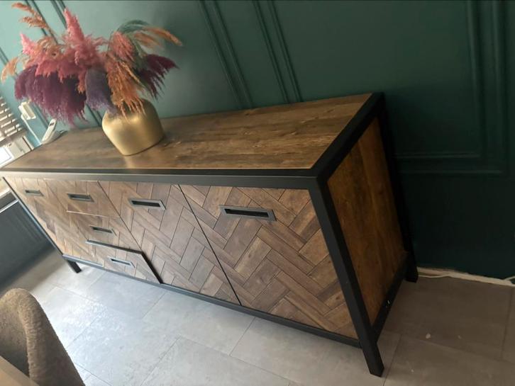 Dressior vitrinekast eettafel, Huis en Inrichting, Kasten | Dressoirs, Zo goed als nieuw, 150 tot 200 cm, 25 tot 50 cm, Met lade(s)