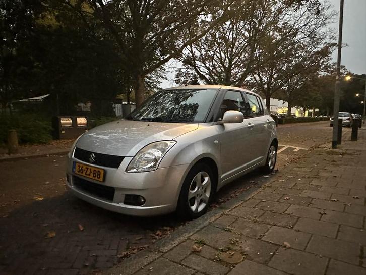 Suzuki Swift 1.5 Exclusive zilver, Auto's, Suzuki, Particulier, Swift, ABS, Airbags, Airconditioning, Alarm, Bluetooth, Centrale vergrendeling
