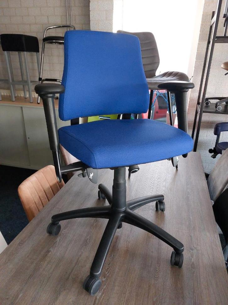 Bureaustoel Axia Pro middelhoge rug (gebruikt), Zakelijke goederen, Kantoor en Winkelinrichting | Kantoormeubilair en Inrichting