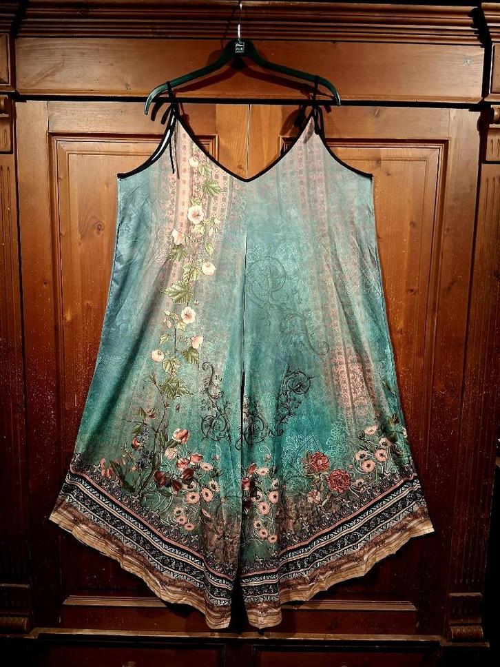 zeer aparte jumpsuit verschillende tinten groen One Size, Kleding | Dames, Grote Maten, Nieuw, Jurk, Groen, Ophalen of Verzenden