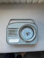 Klein Oud Klokje - Batterij Werking, Ophalen of Verzenden, Gebruikt, Analoog, Wekker of Tafelklok