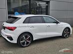 Audi A3 Sportback 45 TFSI e S edition Competition Pano/RS Se, Auto's, Audi, Zwart, 4 cilinders, 150 pk, Wit