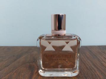 Givenchy  beschikbaar voor biedingen