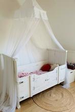 Leuk wit houten juniorbed incl. matras en lattenbodem, Ophalen, 70 tot 85 cm, 140 tot 160 cm, Zo goed als nieuw