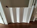 BabyDan Guard Me - traphekje wit, Kinderen en Baby's, Traphekjes, Overige materialen, Oprolhekje, Ophalen of Verzenden, Zo goed als nieuw