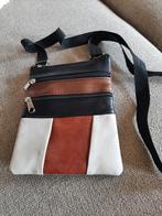 Schoudertasje hoogte 18 cm, breedte 15 cm, Ophalen of Verzenden, Zo goed als nieuw