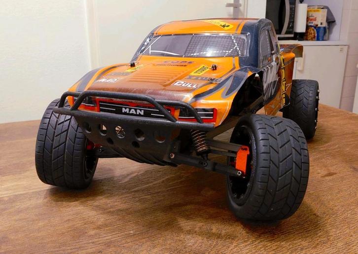 Geupgrade Traxxas Rustler / Slash 2wd Monster Truck, Hobby en Vrije tijd, Modelbouw | Radiografisch | Auto's, Gebruikt, Auto offroad