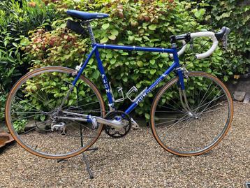 Plum Racefiets (retro stelen frame) beschikbaar voor biedingen