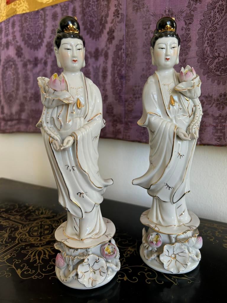 2 blanc de Chine Quận Yin beelden polychroom beschilderd, Ophalen of Verzenden, Zo goed als nieuw