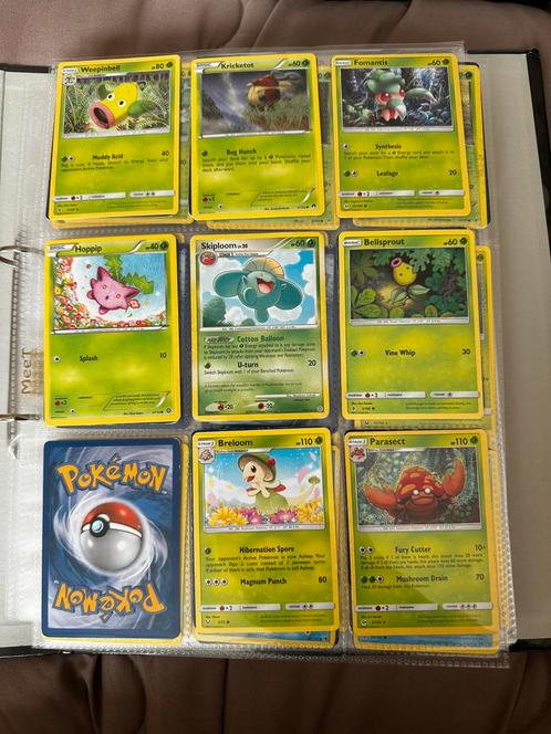 Map met Pokémon kaarten, Hobby en Vrije tijd, Verzamelkaartspellen | Pokémon, Zo goed als nieuw, Meerdere kaarten, Foil, Ophalen of Verzenden