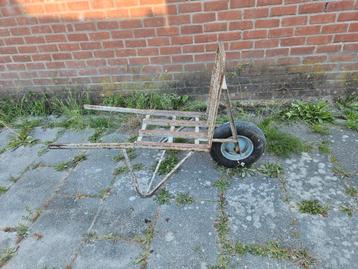 Steen kruiwagen .  beschikbaar voor biedingen