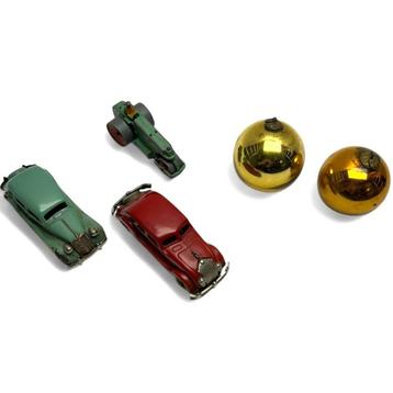 Lot speelgoedauto's en twee kwikbollen beschikbaar voor biedingen