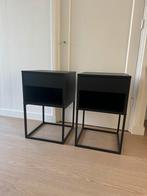 Twee nachtkastjes zwart Ikea Vikhammer 40bx65hx39d, Huis en Inrichting, Slaapkamer | Nachtkastjes, Ophalen, Minder dan 45 cm, 55 tot 70 cm