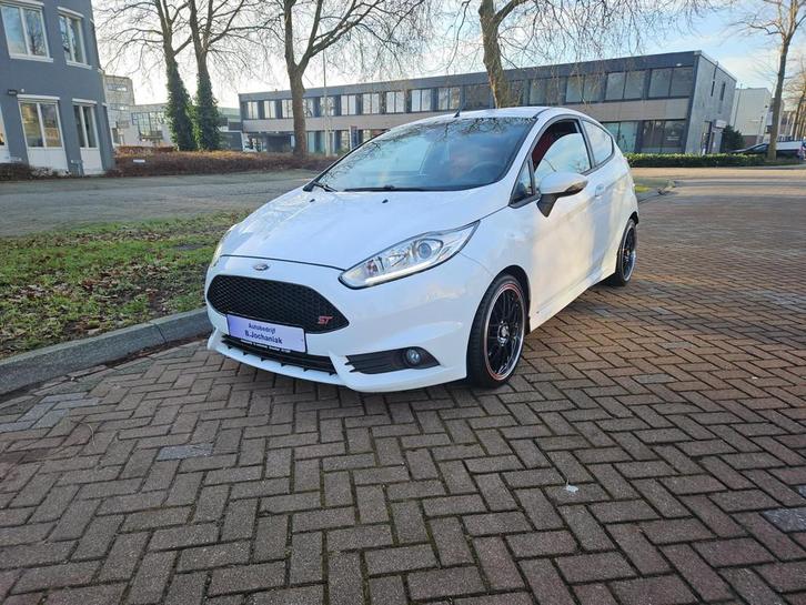Ford FIESTA 1.6 ST1 134KW 182PK MOOIE AUTO, Auto's, Ford, Bedrijf, Te koop, Fiësta, ABS, Achteruitrijcamera, Airbags, Airconditioning