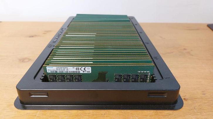 Samsung 8GB 1Rx8 PC4-2400T-UA2-11 Desktop geheugen, Computers en Software, RAM geheugen, Zo goed als nieuw, Desktop, 8 GB, DDR4