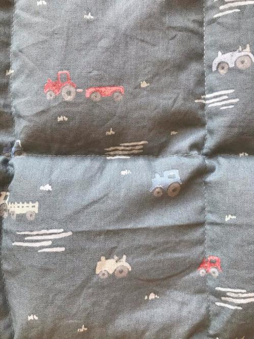 Verkoelend kussen, warmtekussen. Licbt grijs + tractor, Kinderen en Baby's, Kinderkamer | Beddengoed, Nieuw, Grijs, Ophalen