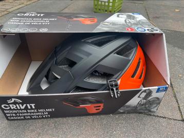 Nieuwe Mountainbike helm maat M/L 58-61cm beschikbaar voor biedingen