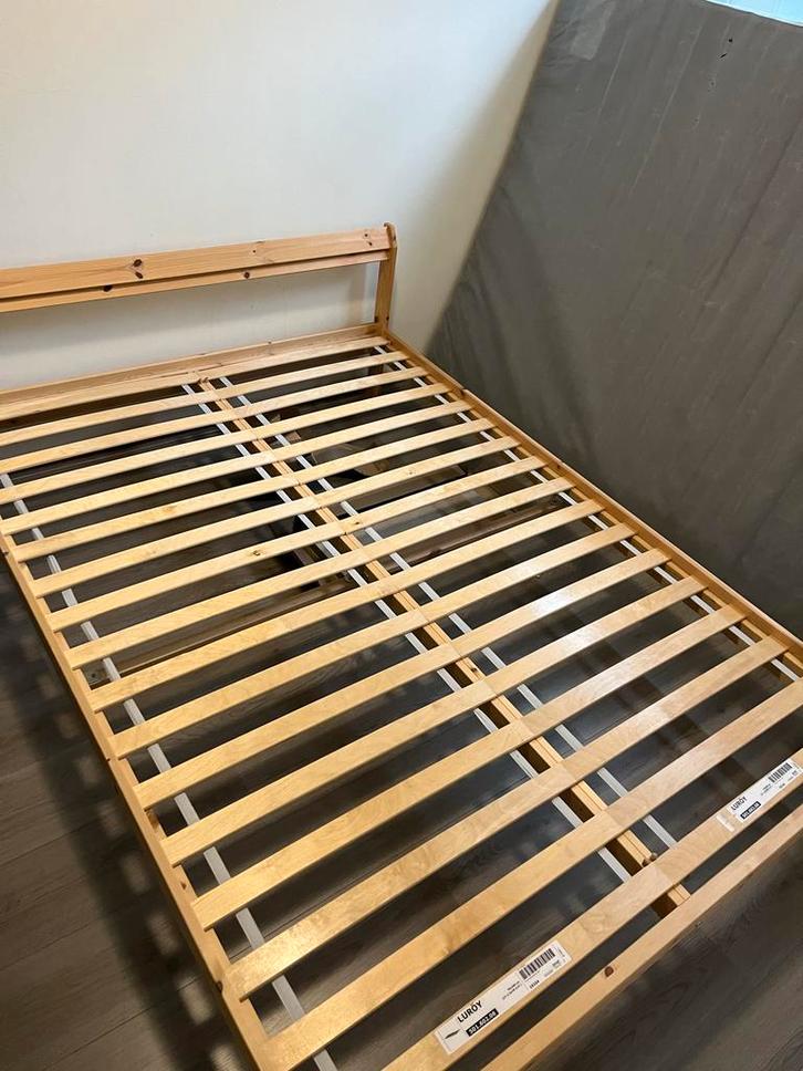 Houten bedframe - Lattenbodem inbegrepen, Huis en Inrichting, Slaapkamer | Bedden, Gebruikt, Tweepersoons, 140 cm, 200 cm, Hout