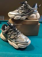 Steve Madden Zilveren Sneakers 39, Kleding | Dames, Schoenen, Ophalen of Verzenden, Zo goed als nieuw, Grijs, Sneakers of Gympen