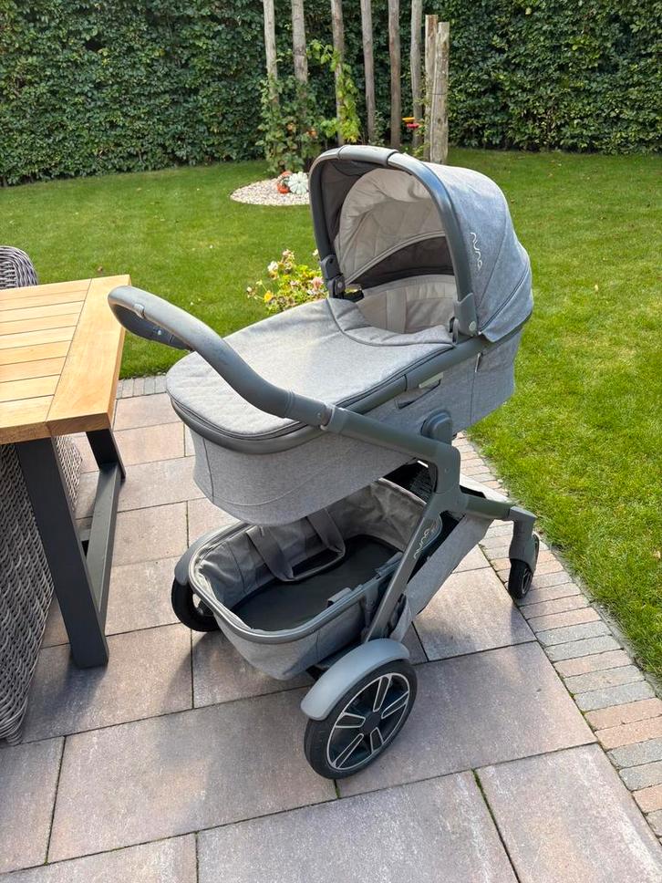Nuna Demi grow kinderwagen uit een rookvrij huis!, Kinderen en Baby's, Kinderwagens en Combinaties, Zo goed als nieuw, Combiwagen