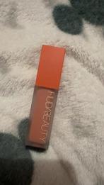Huda beauty concealer peach, Ophalen of Verzenden, Zo goed als nieuw, Beige, Gehele gezicht