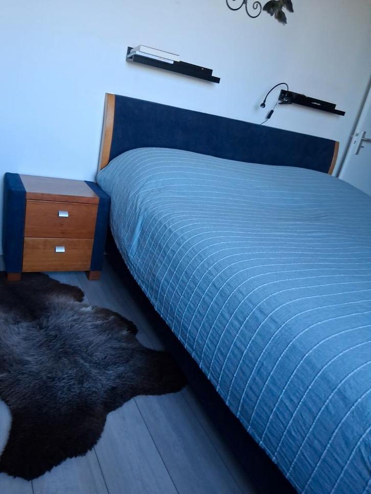 Eastborn boxspring180x200 matrasmaat met 2 nachtkastjes, Huis en Inrichting, Slaapkamer | Complete slaapkamers, Gebruikt, Tweepersoons