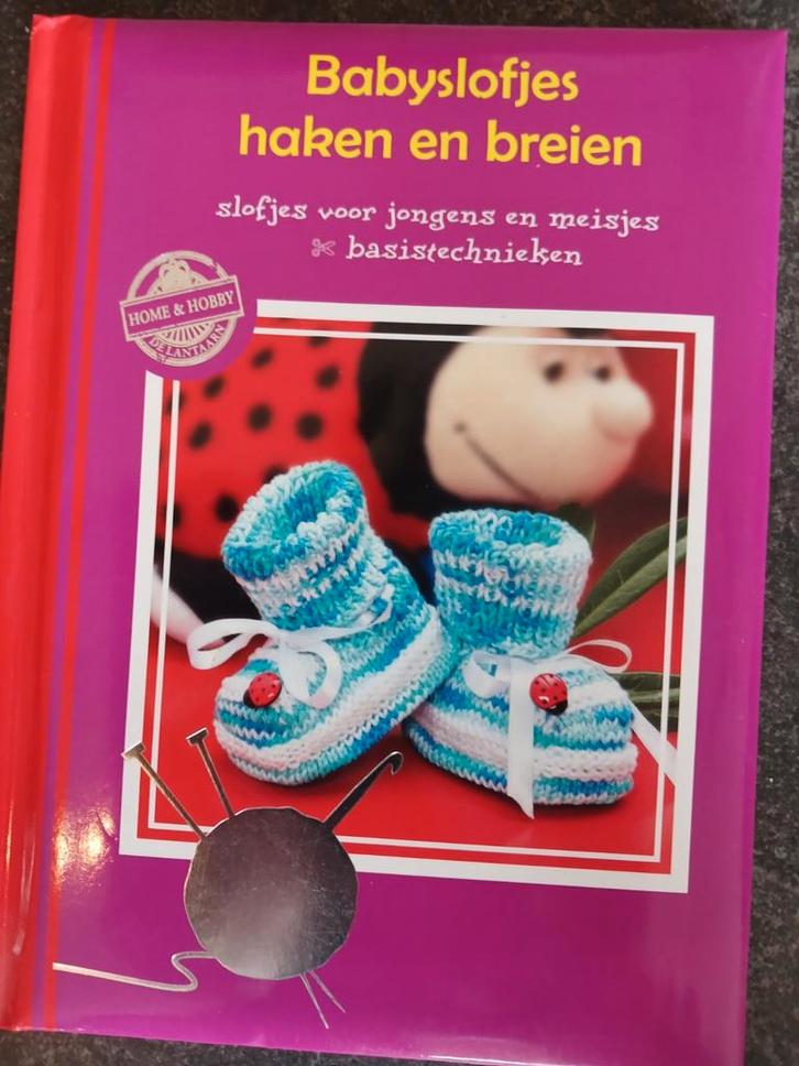 Maria-Regina Altmeyer - Babyslofjes haken en breien, Boeken, Hobby en Vrije tijd, Zo goed als nieuw, Breien en Haken, Verzenden