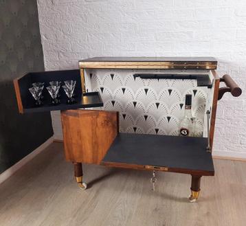 Art Deco dranken kar, serveer wagen, drinks trolley beschikbaar voor biedingen