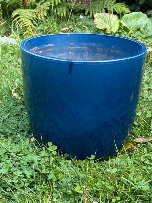 Grote blauwe bloempot, keramiek, diameter 30 cm, hoogte 29cm, Tuin en Terras, Bloempotten, Zo goed als nieuw, Aardewerk, Minder dan 40 cm