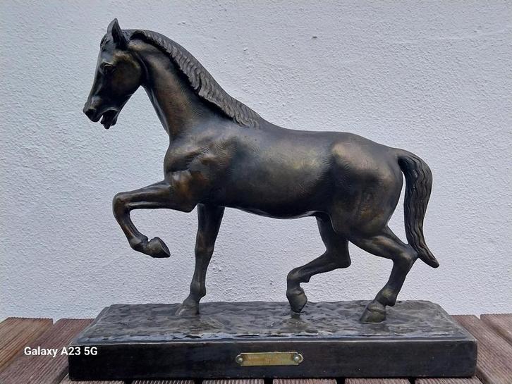 Begin 20ste eeuw beeld van paard gesigneerd Rouff, Antiek en Kunst, Kunst | Beelden en Houtsnijwerken, Ophalen