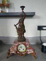Antieke Franse pendule met bronzen beeld, Antiek en Kunst, Ophalen of Verzenden
