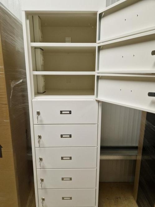 ALRECU Metalen kast met 10 kluisjes opladen fietsaccu NIEUW, Fietsen en Brommers, Overige Fietsen en Brommers, Nieuw, Ophalen