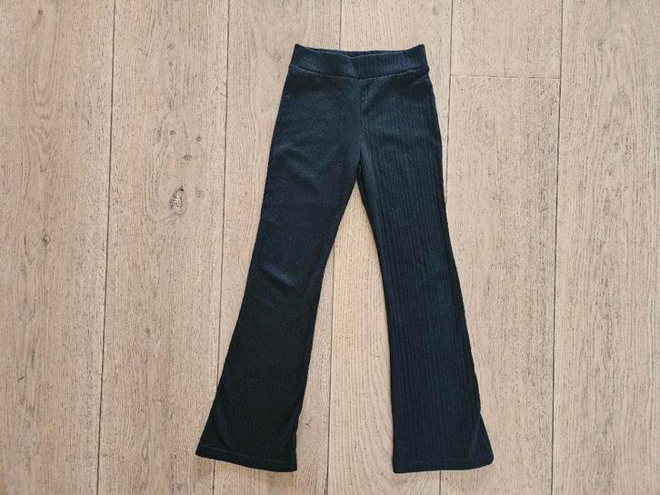 Zwarte flared broek van We maat 134, Kinderen en Baby's, Kinderkleding | Maat 134, Gebruikt, Meisje, Broek, Ophalen of Verzenden