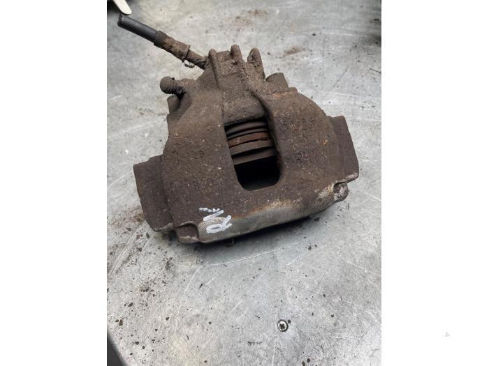 Remklauw (Tang) rechts-voor van een Volvo V70, Auto-onderdelen, Remmen en Aandrijving, Volvo, Gebruikt, 3 maanden garantie, Ophalen of Verzenden