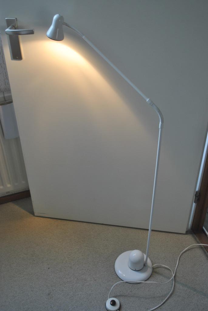 Vloerlamp, leeslamp, metaal, wit, Huis en Inrichting, Lampen | Vloerlampen, Gebruikt, 100 tot 150 cm, Metaal, Ophalen