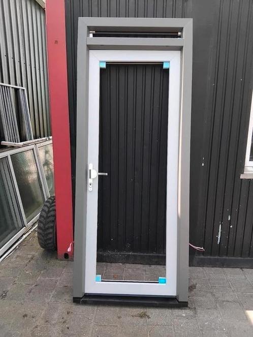 3 Nieuwe kunststof deurkozijnen, Doe-het-zelf en Verbouw, Kozijnen en Schuifpuien, Zo goed als nieuw, Raamkozijn, Kunststof, 75 tot 150 cm