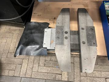 Machine klem, 400mm breed, opening 150mm beschikbaar voor biedingen