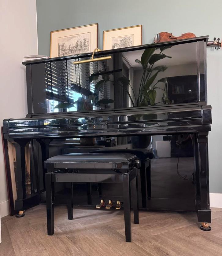 U3H yamaha piano met studeer pedaal, Muziek en Instrumenten, Piano's, Zo goed als nieuw, Zwart, Ophalen