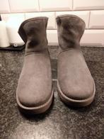 Ugg. Maat 37, Ophalen of Verzenden, Nieuw, Beige