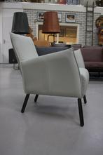 Mooie luxe lichtgrijze fauteuil Joris Jess Design echt leer, Huis en Inrichting, Fauteuils, Ophalen, Zo goed als nieuw, Metaal