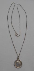 Zilveren ketting met munt hangertje in kransje nr.1499, Met hanger, Verzenden, Zo goed als nieuw, Zilver