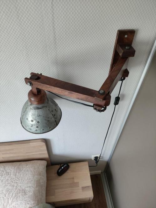 Scharnierlamp van By-Boo, Huis en Inrichting, Lampen | Wandlampen, Gebruikt, Hout, Metaal, Ophalen