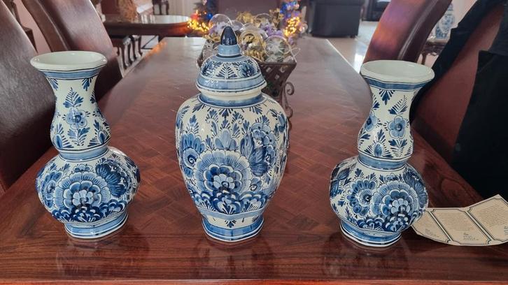 Delfts blauw kaststel - Handgeschilderd met certificaat, Antiek en Kunst, Antiek | Vazen, Ophalen of Verzenden