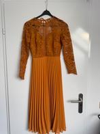 Jurk asos met geplooide rok en open rug, Kleding | Dames, Gelegenheidskleding, Overige typen, Geel, Ophalen of Verzenden, Zo goed als nieuw
