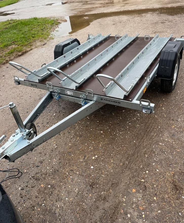 Motoraanhanger Te Huur 3 Motoren, Auto diversen, Aanhangers en Bagagewagens, Zo goed als nieuw, Ophalen