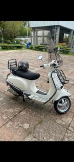Vespa 2013, Fietsen en Brommers, Gebruikt, Maximaal 45 km/u, Ophalen of Verzenden, Benzine