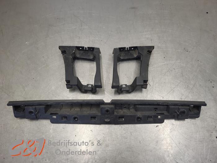 Bumperframe achter van een Opel Vivaro, Auto-onderdelen, Ophanging en Onderstel, Opel, Gebruikt, 3 maanden garantie, Ophalen of Verzenden