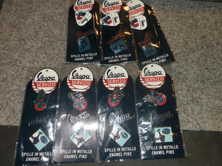 Vespa speld pins 3 stuks per verpakking origineel pps, Verzamelen, Speldjes, Pins en Buttons, Nieuw, Speldje of Pin, Merk, Ophalen of Verzenden