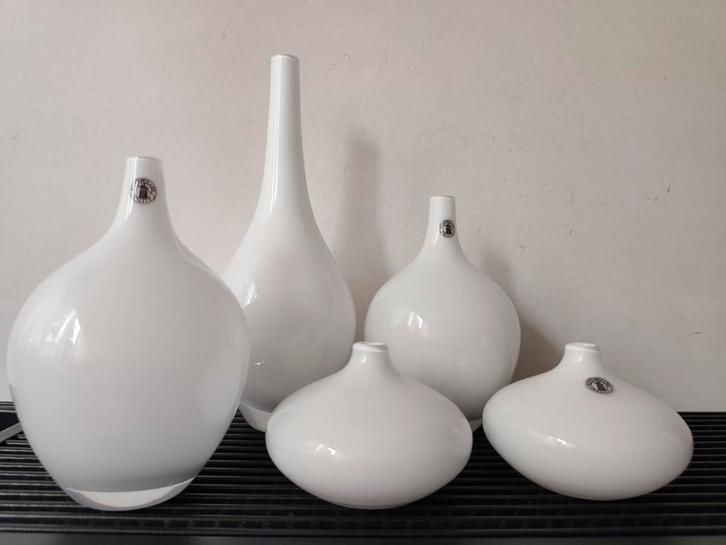 Ikea Johanna Jelinek complete set vazen +2, Huis en Inrichting, Woonaccessoires | Vazen, Zo goed als nieuw, Wit, Minder dan 50 cm